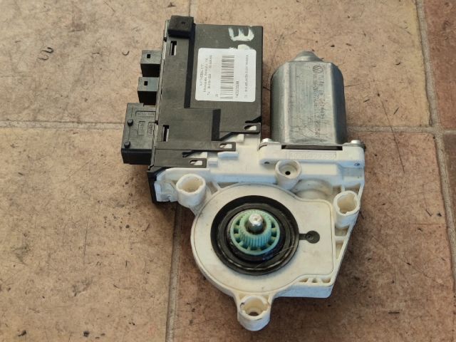 bontott CITROËN C8 Bal első Ablakemelő Motor