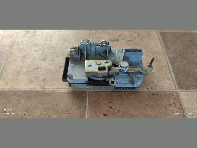 bontott CITROËN C8 Bal első Ajtózár