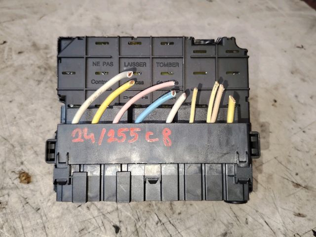 bontott CITROËN C8 Biztosítéktábla Utastér