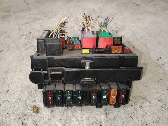 bontott CITROËN C8 Biztosítéktábla Utastér