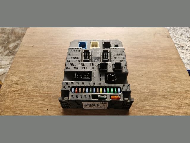 bontott CITROËN C8 Biztosítéktábla Utastér