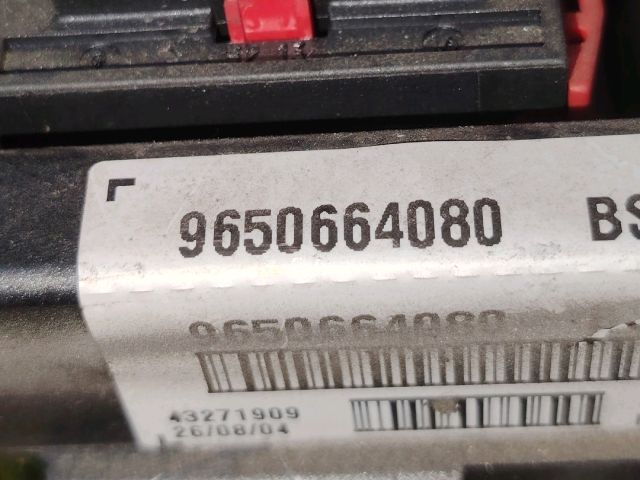 bontott CITROËN C8 Biztosítéktábla Utastér