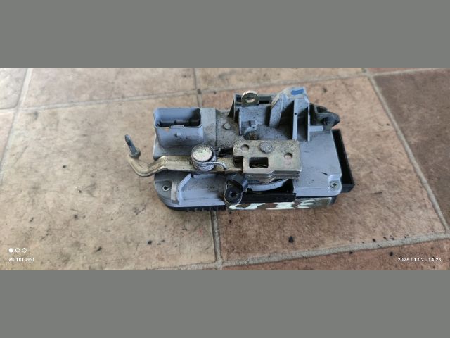 bontott CITROËN C8 Jobb első Ajtózár