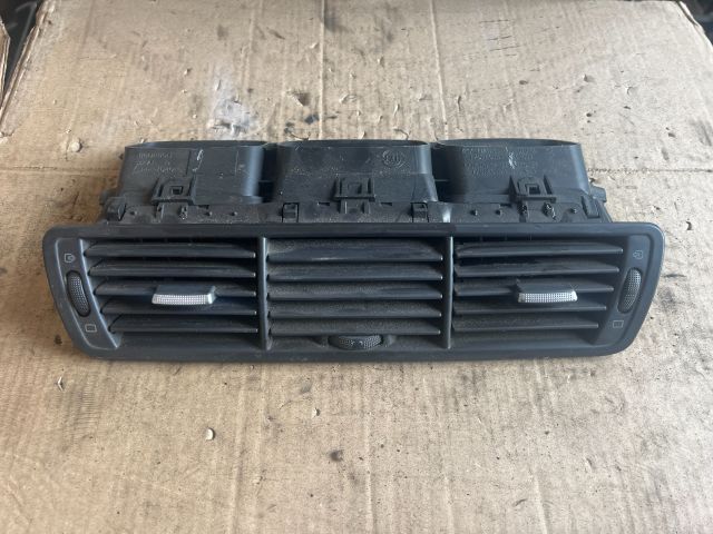 bontott CITROËN C8 Középső Szellőző