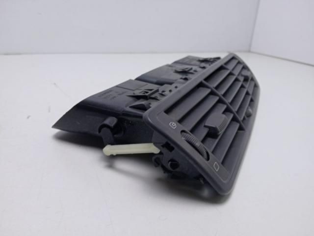 bontott CITROËN C8 Középső Szellőző