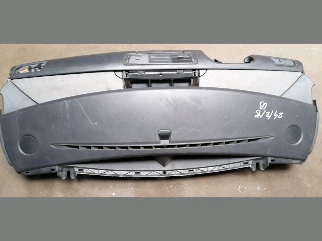 bontott CITROËN C8 Műszerfal Héj