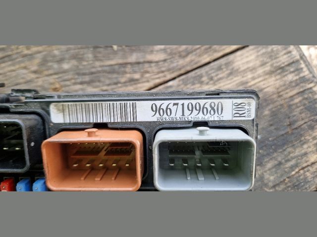 bontott CITROËN DS3 Biztosítéktábla Motortér