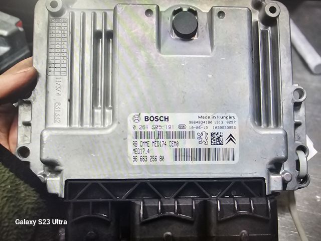 bontott CITROËN DS3 Motorvezérlő