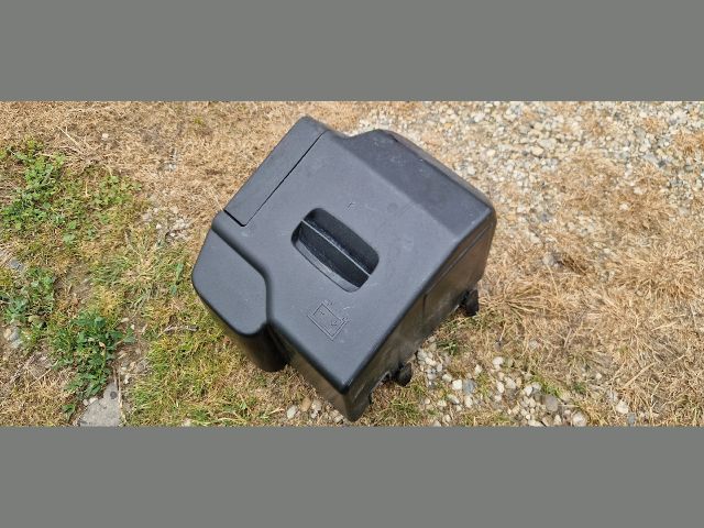 bontott CITROËN DS3 Akkumulátor Fedél