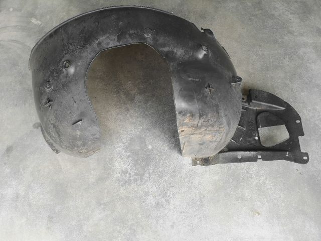 bontott CITROËN DS3 Bal első Dobbetét (Kerékjárati, Műanyag)