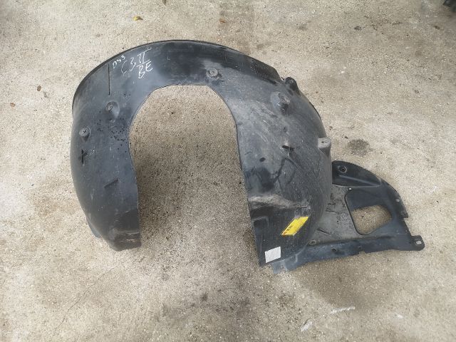 bontott CITROËN DS3 Bal első Dobbetét (Kerékjárati, Műanyag)