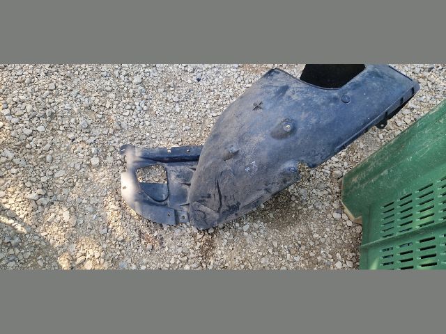 bontott CITROËN DS3 Bal első Első Dobbetét (Kerékjárati, Műanyag)