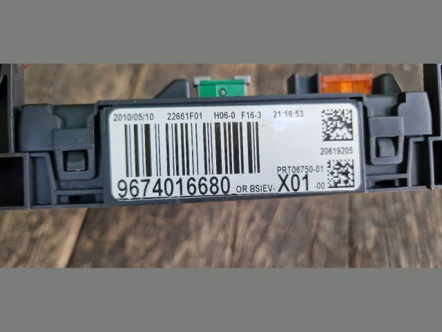 bontott CITROËN DS3 Biztosítéktábla Utastér