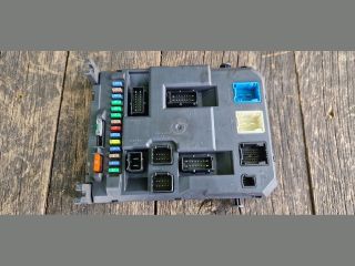 bontott CITROËN DS3 Biztosítéktábla Utastér