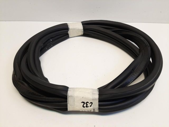 bontott CITROËN DS3 Csomagtérajtó Gumikéder