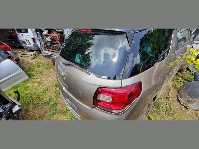 bontott CITROËN DS3 Csomagtérajtó (Részeivel)