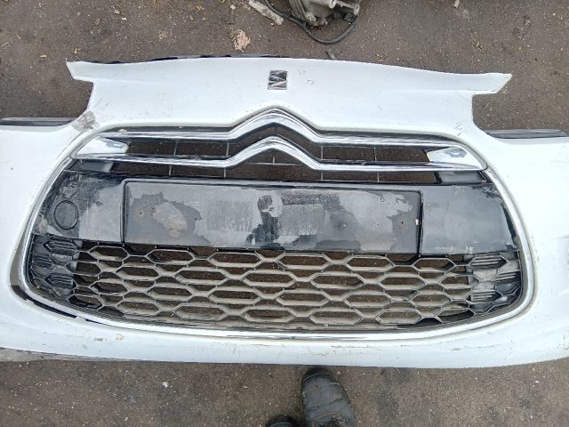 bontott CITROËN DS3 Első Lökhárító (Részeivel)