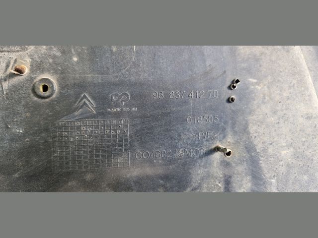 bontott CITROËN DS3 Hátsó Lökhárító (Részeivel)