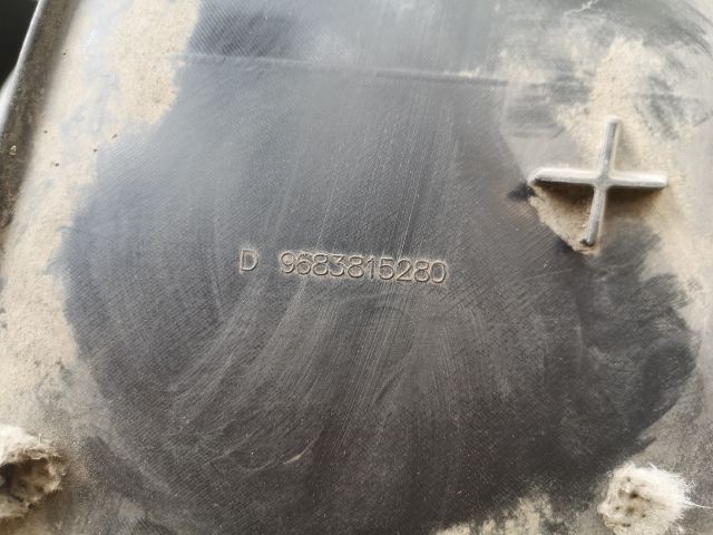 bontott CITROËN DS3 Jobb első Dobbetét (Kerékjárati, Műanyag)