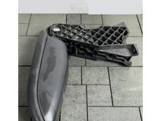 bontott CITROËN DS3 Könyöklő