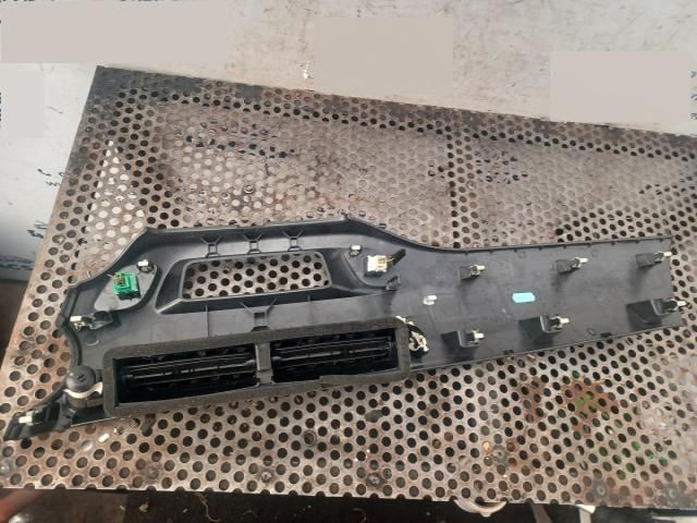 bontott CITROËN DS3 Középső Szellőző