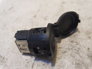 bontott CITROËN DS3 USB Aljzat