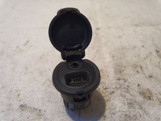 bontott CITROËN DS3 USB Aljzat