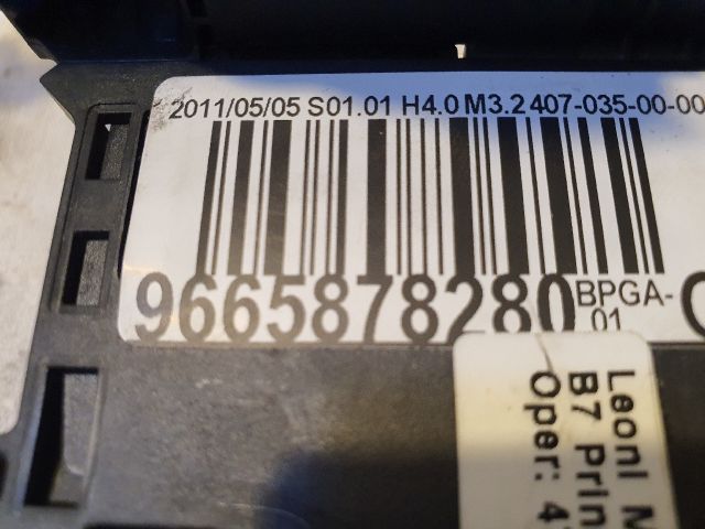 bontott CITROËN DS4 Biztosítéktábla Motortér