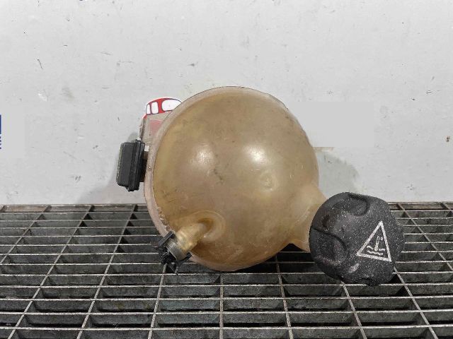 bontott CITROËN DS4 Kiegyenlítő Tartály