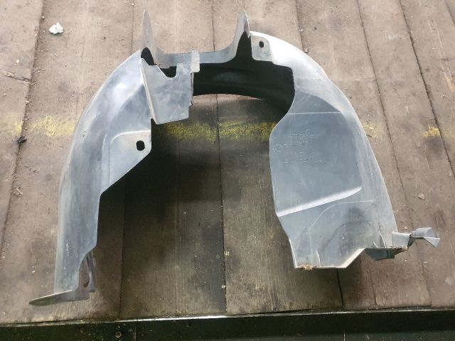 bontott CITROËN DS4 Bal első Első Dobbetét (Kerékjárati, Műanyag)