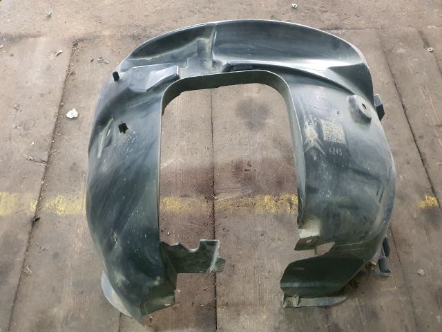 bontott CITROËN DS4 Bal első Első Dobbetét (Kerékjárati, Műanyag)