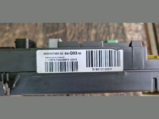 bontott CITROËN DS4 Biztosítéktábla Utastér