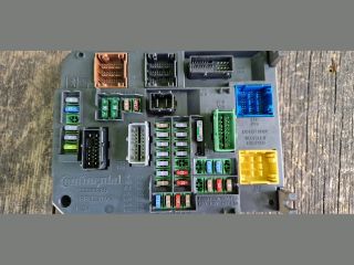 bontott CITROËN DS4 Biztosítéktábla Utastér