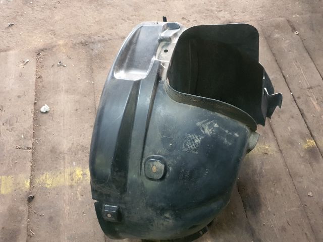 bontott CITROËN DS4 Jobb első Első Dobbetét (Kerékjárati, Műanyag)