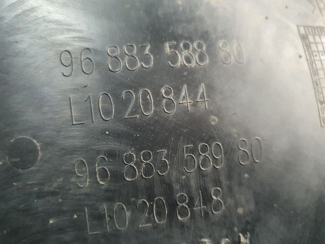 bontott CITROËN DS4 Jobb első Első Dobbetét (Kerékjárati, Műanyag)