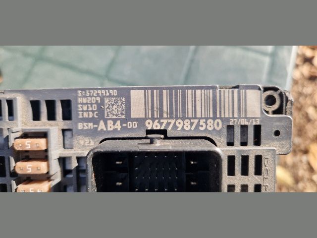 bontott CITROËN DS5 Biztosítéktábla Motortér