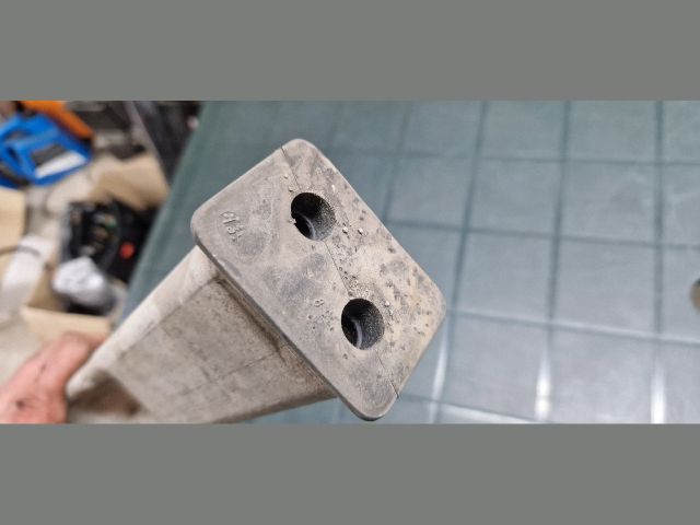 bontott CITROËN DS5 Bal Lökhárító Tartó Nyúlványvég