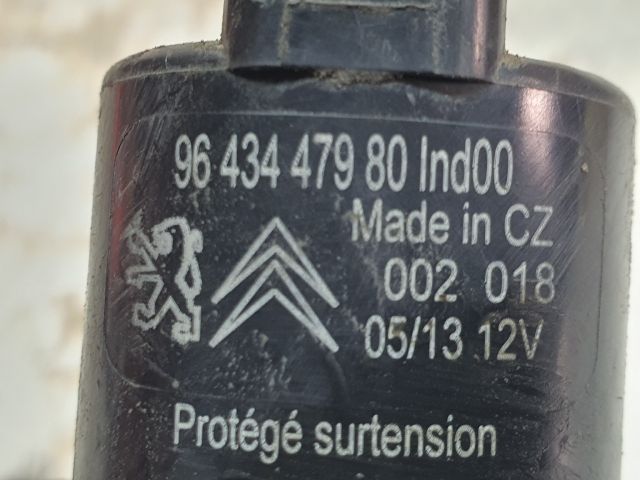 bontott CITROËN DS5 Első Ablakmosó Szivattyú