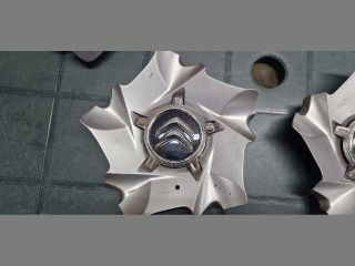 bontott CITROËN DS5 Felniközép Szett