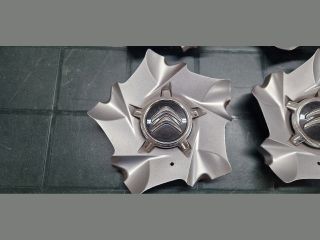 bontott CITROËN DS5 Felniközép Szett