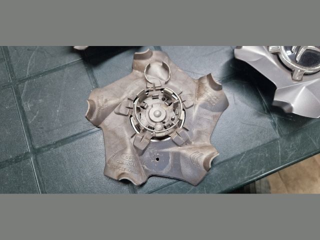 bontott CITROËN DS5 Felniközép Szett