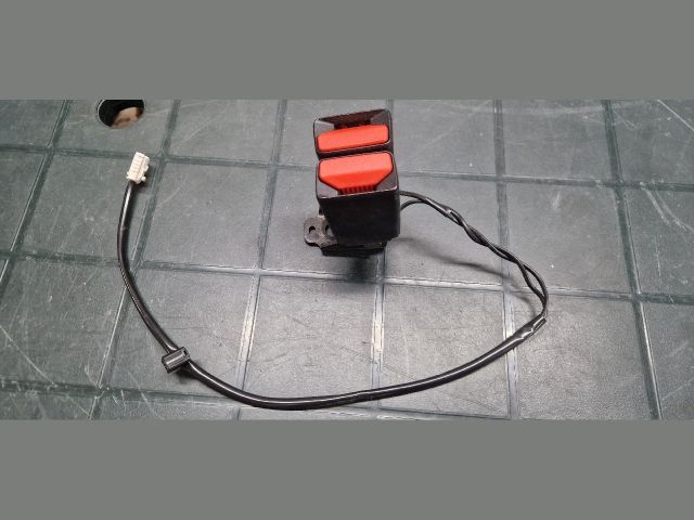 bontott CITROËN DS5 Hátsó középső Biztonsági Öv Csat