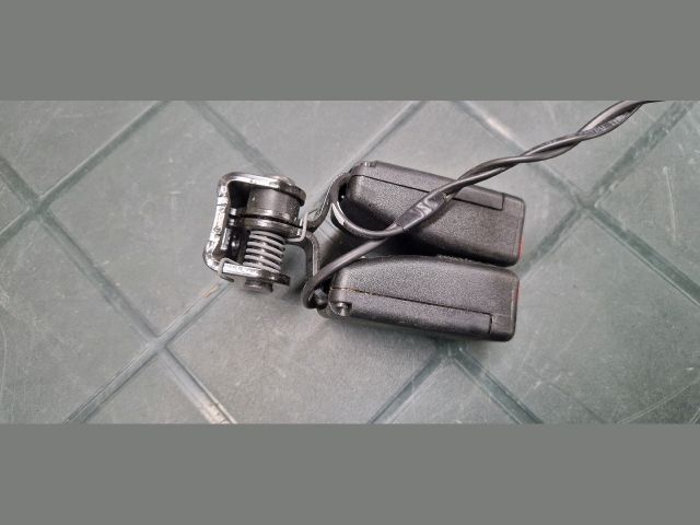 bontott CITROËN DS5 Hátsó középső Biztonsági Öv Csat