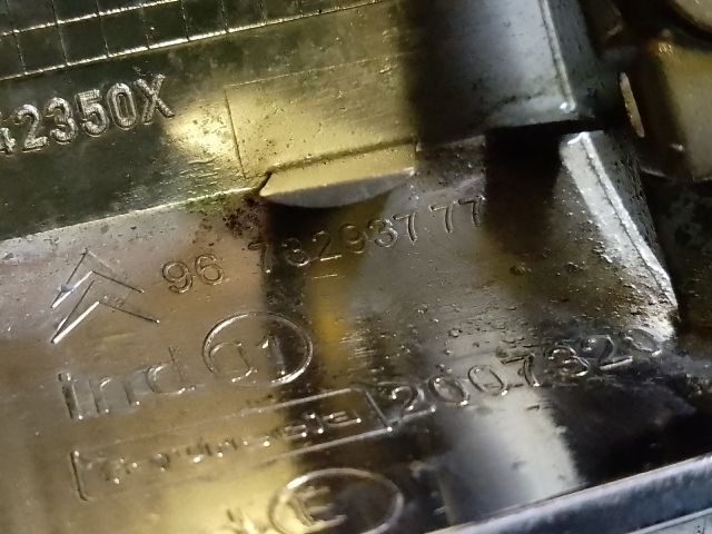 bontott CITROËN DS5 Jobb első Lökhárító Díszléc