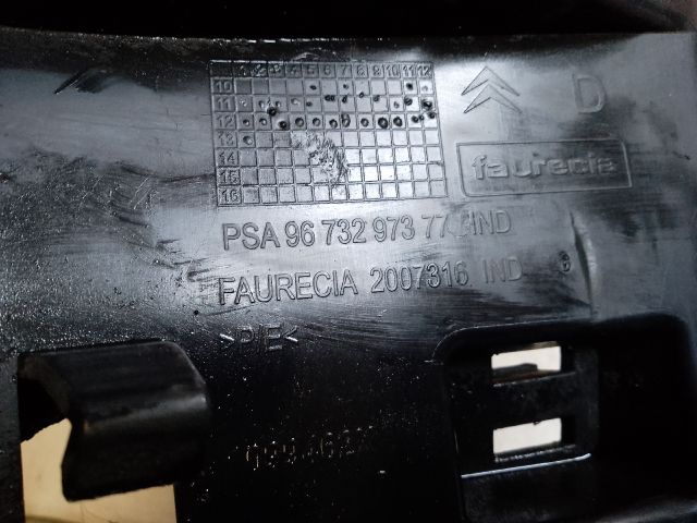 bontott CITROËN DS5 Jobb első Lökhárító Tartó (Műanyag)