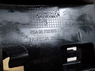 bontott CITROËN DS5 Jobb első Lökhárító Tartó (Műanyag)