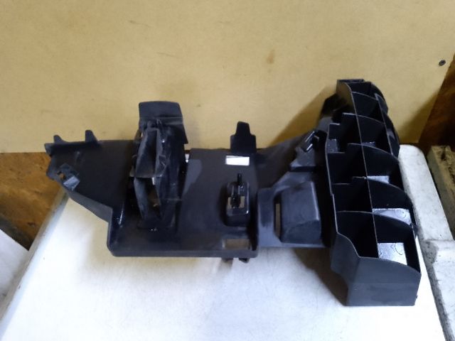 bontott CITROËN DS5 Jobb első Lökhárító Tartó (Műanyag)