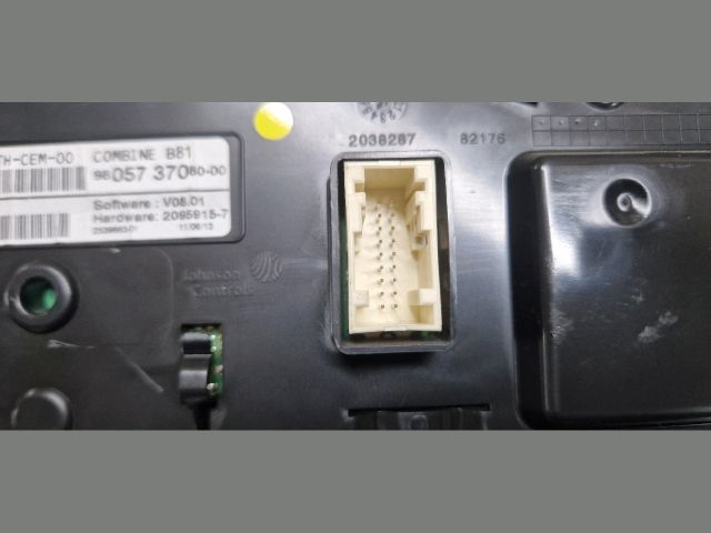 bontott CITROËN DS5 Középkonzol Keret