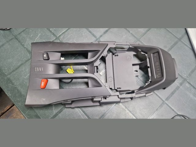 bontott CITROËN DS5 Középkonzol Keret