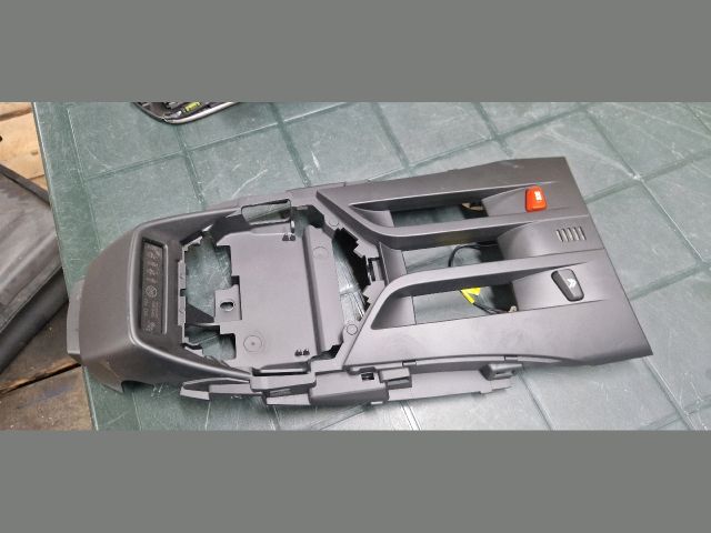 bontott CITROËN DS5 Középkonzol Keret